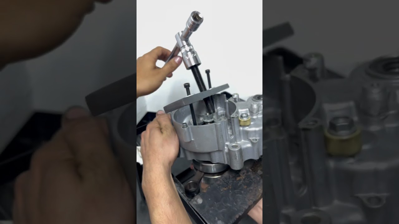 Extraé el cigüeñal de una motocicleta