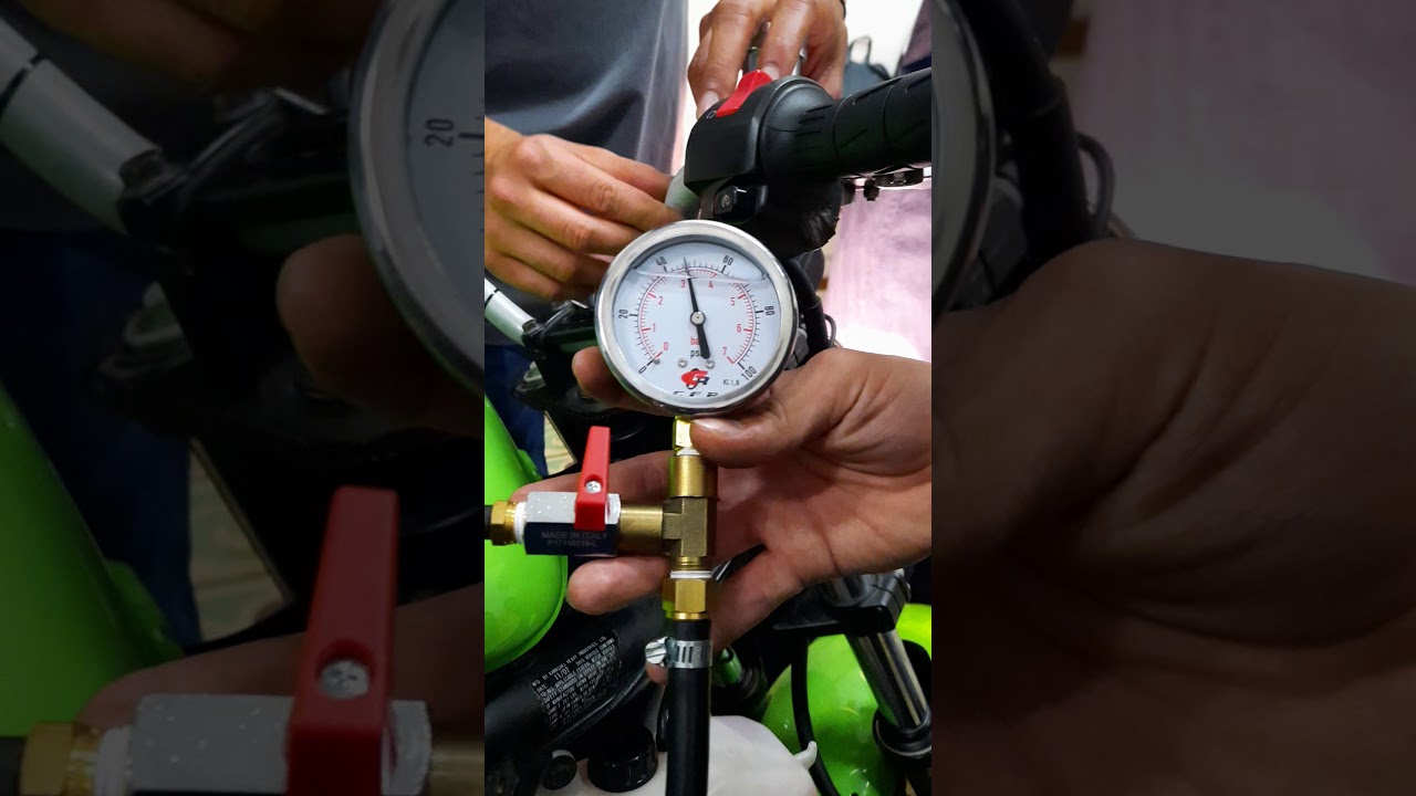 Medí la presión de la bomba de combustible